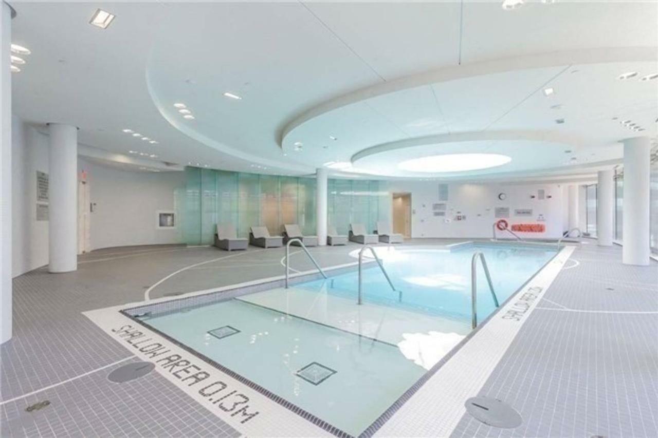 Apartment Ice Suites Toronto