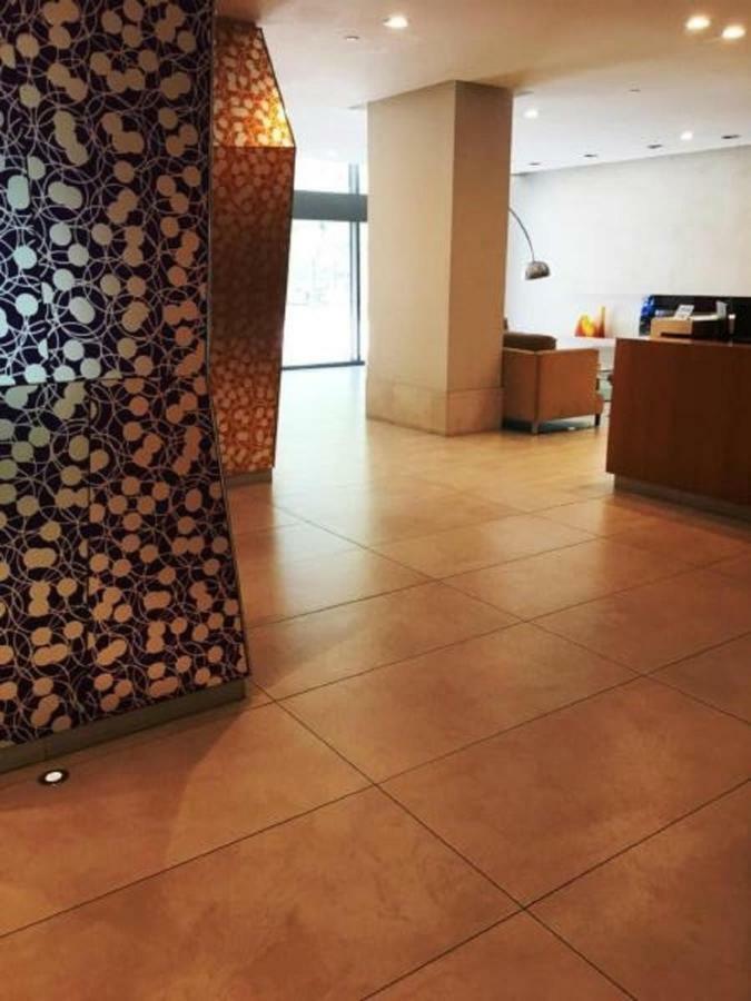 Altitude Suites Bay Street - Holiday Bonus - Free Parking Aparthotel *