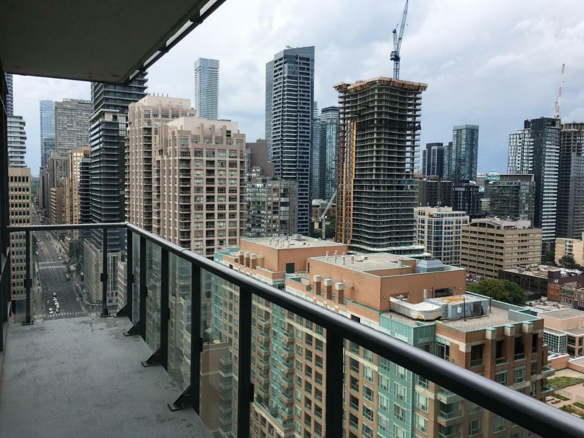 Altitude Suites Bay Street - Holiday Bonus - Free Parking *