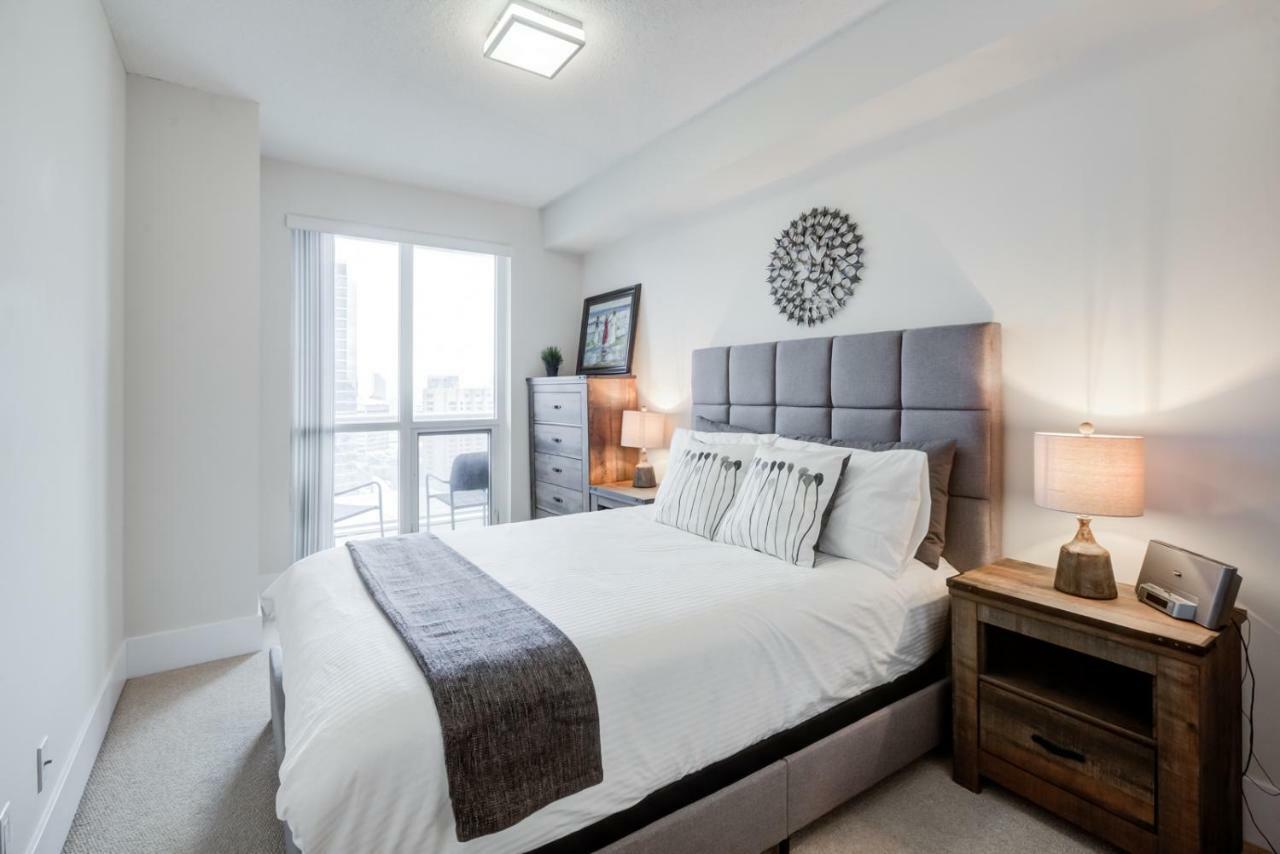 Apartment Chol Furnished Heart Of Downtown Toronto, 2 Beds, Free Parking, Cn Tower View Toronto