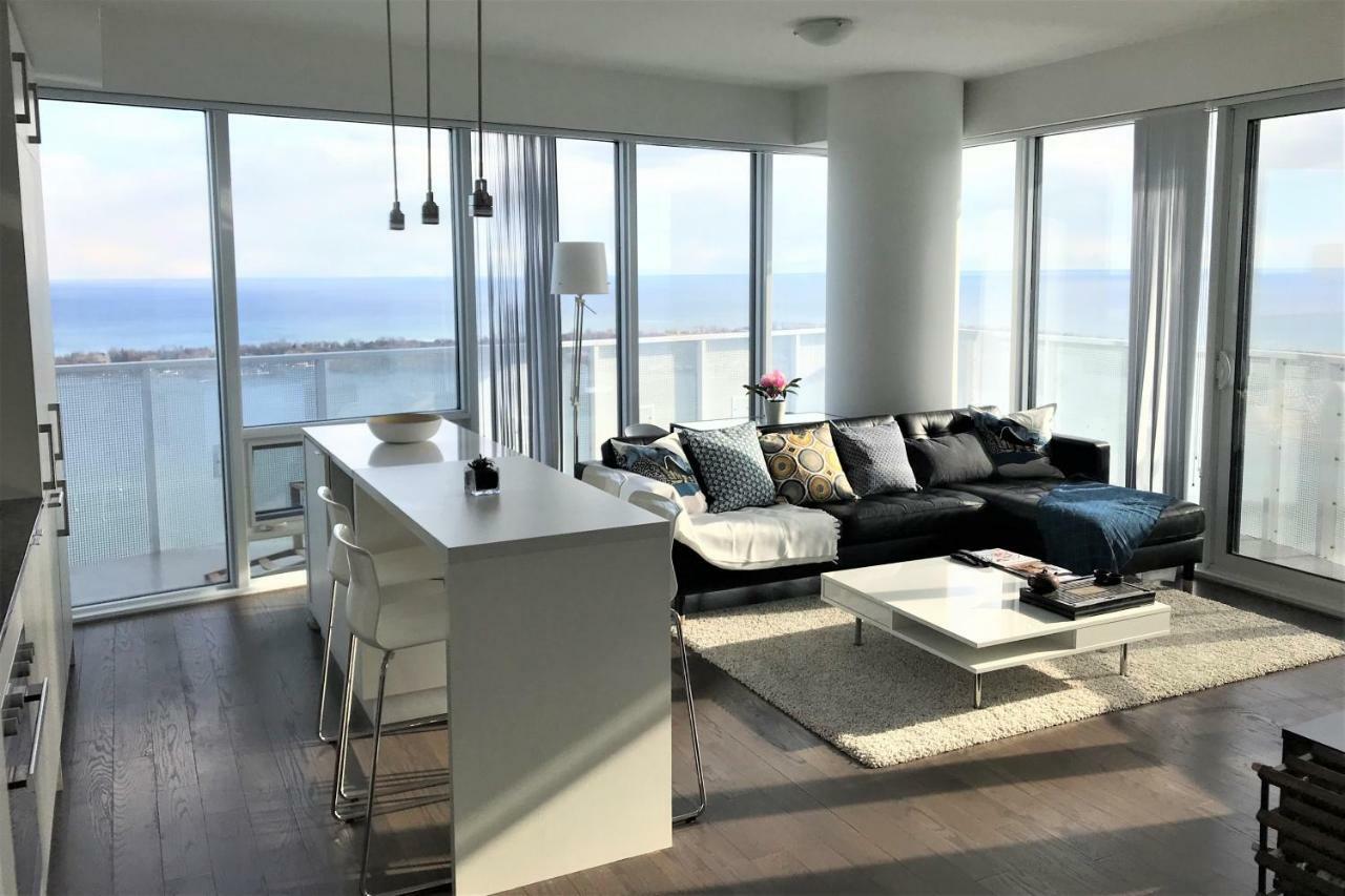 Apartment Presidential Heart Of Downtown With Stunning View Toronto