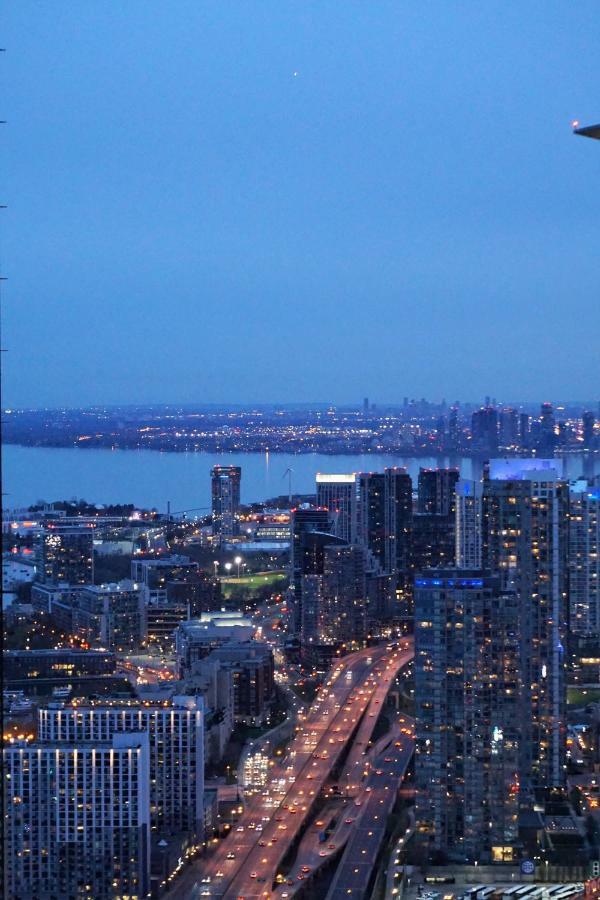 Presidential Heart Of Downtown With Stunning View *