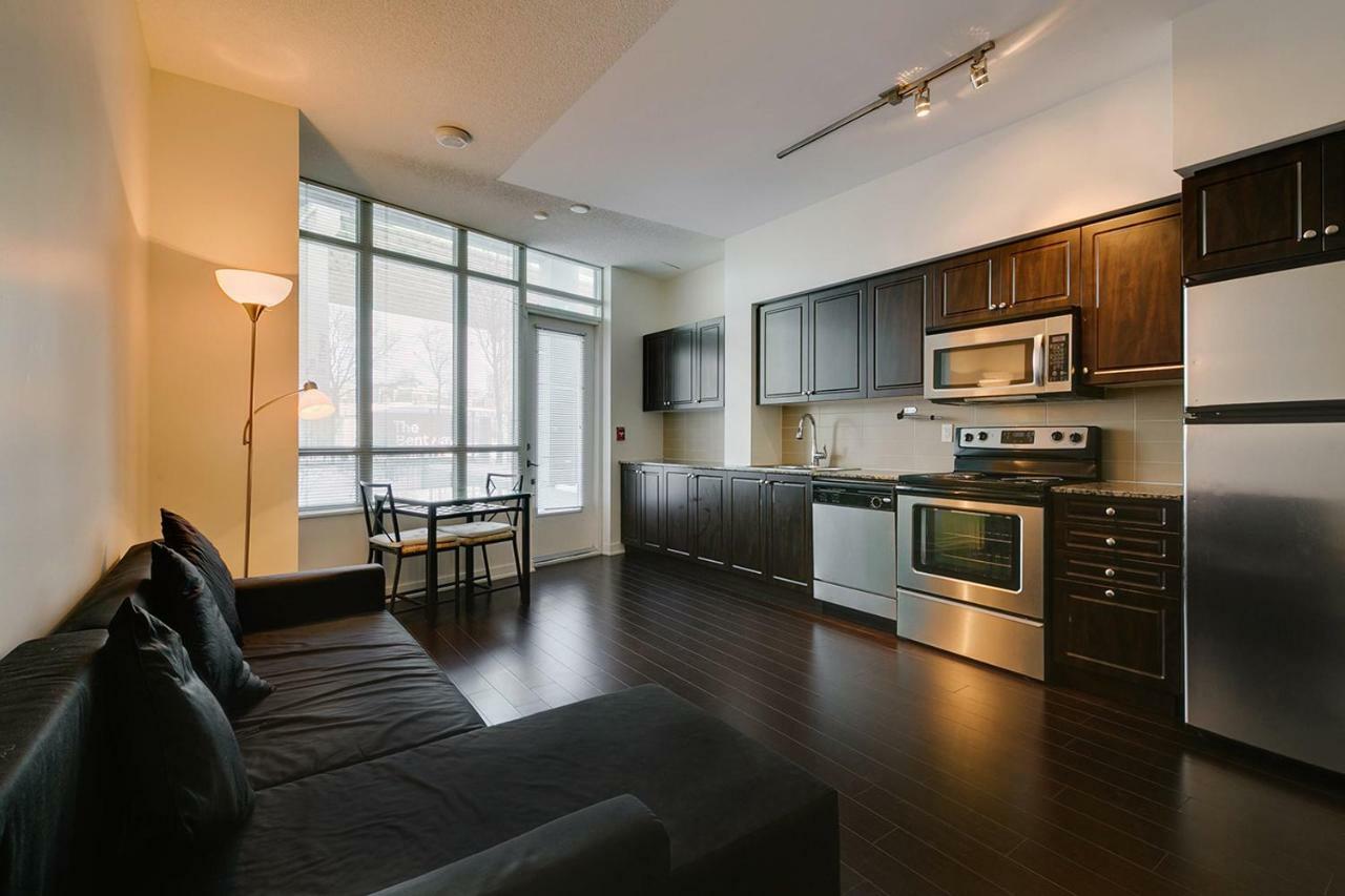 Apartment Cozy Studio Steps To Ttc, Lake, And Downtown *