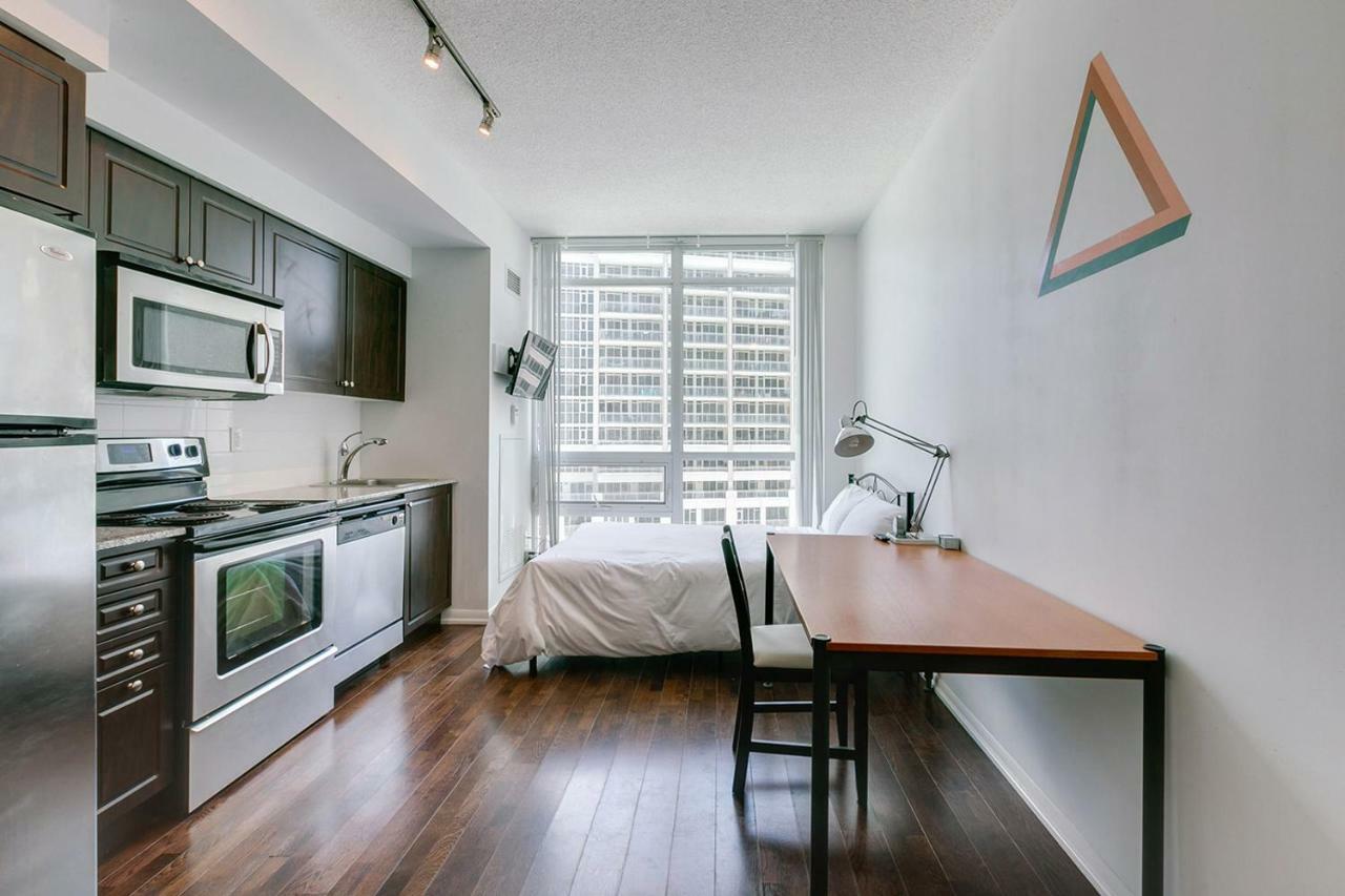 Apartment Cozy Studio Steps To Ttc, Lake, And Downtown Toronto