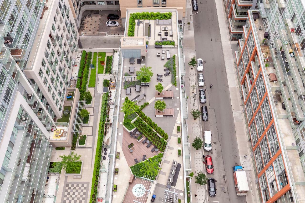 Apartment Topline Suites - Nelson Street Toronto
