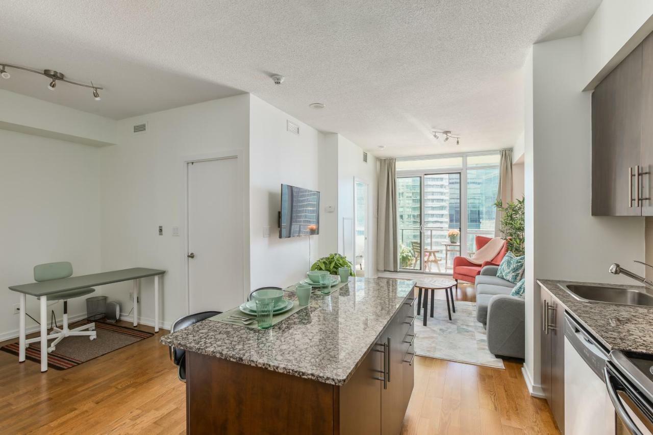Maple Square Leaf Apartment Toronto