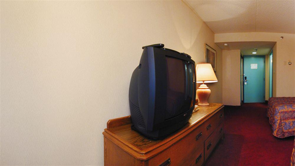 Plaza Airport Hotel 3*