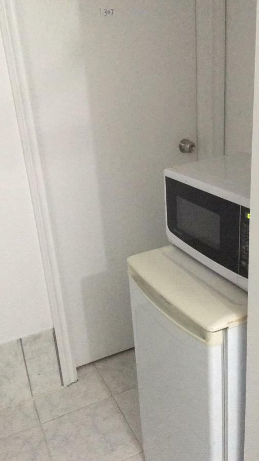 Monthly Apartment-elizabeth * Toronto