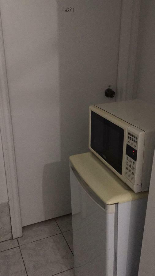 Monthly Apartment-elizabeth Toronto