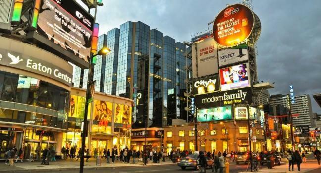 Downtown Cn Tower Suites *