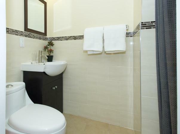 Guest house Cheerful Vacation House Toronto