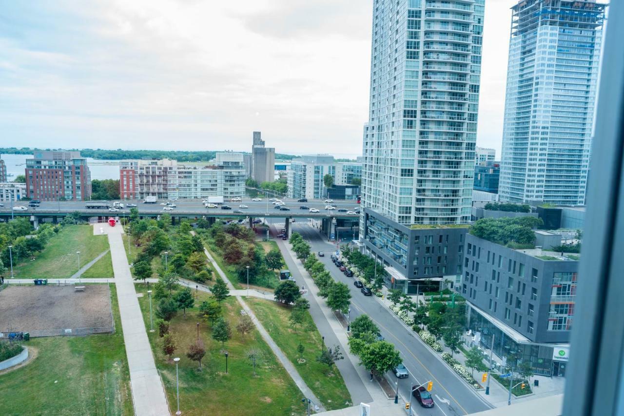 Luxury Downtown - 2 Bedroom Apartment *