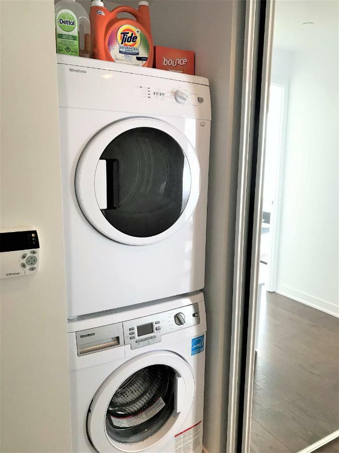 Apartment Presidential Heart Of Downtown With Stunning View Toronto
