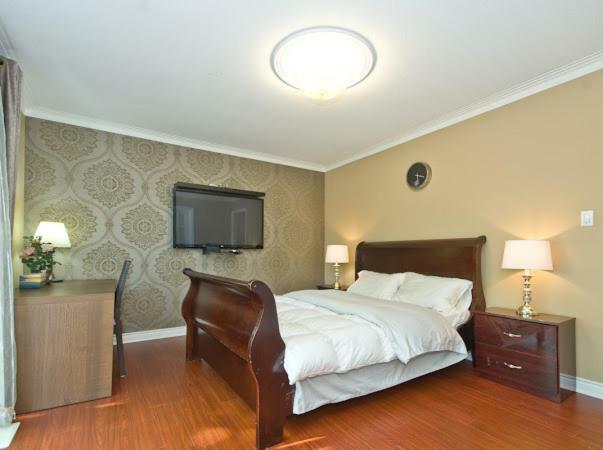 Cheerful Vacation House Guest house Toronto
