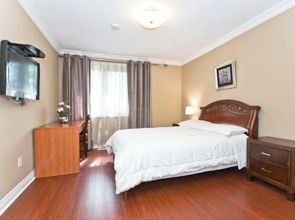 Cheerful Vacation House Guest house Toronto