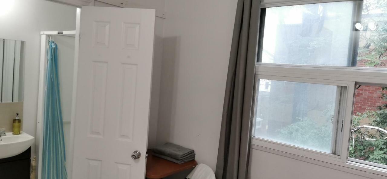 Monthly Apartment-elizabeth Apartment Toronto