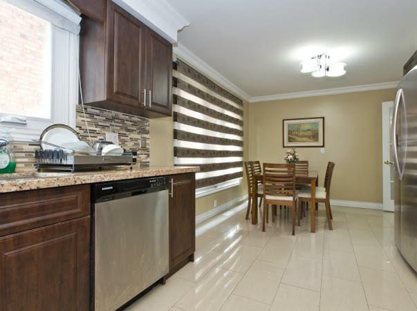 Cheerful Vacation House Guest house Toronto