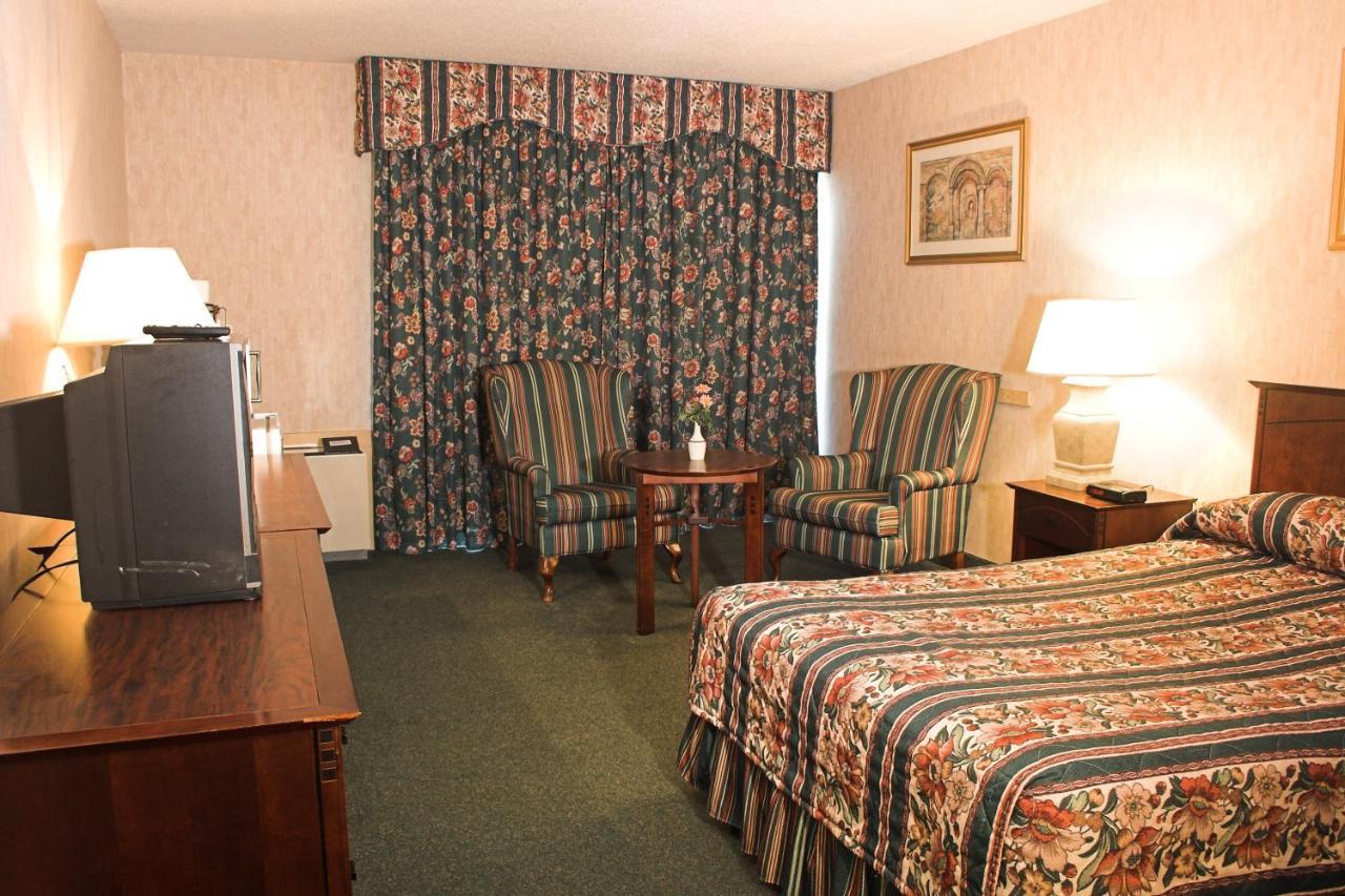 Hotel East