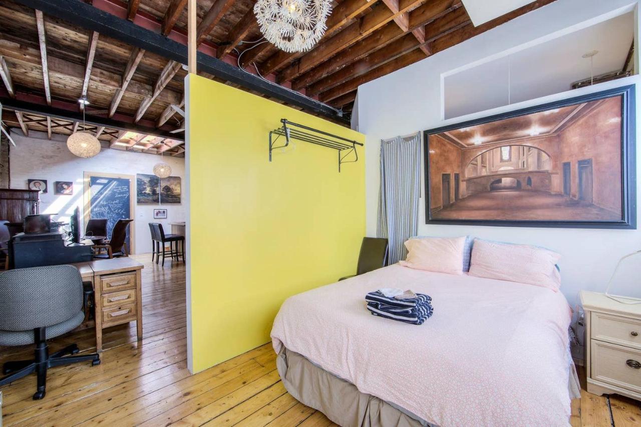 Unique Above Garage Loft Apartment *