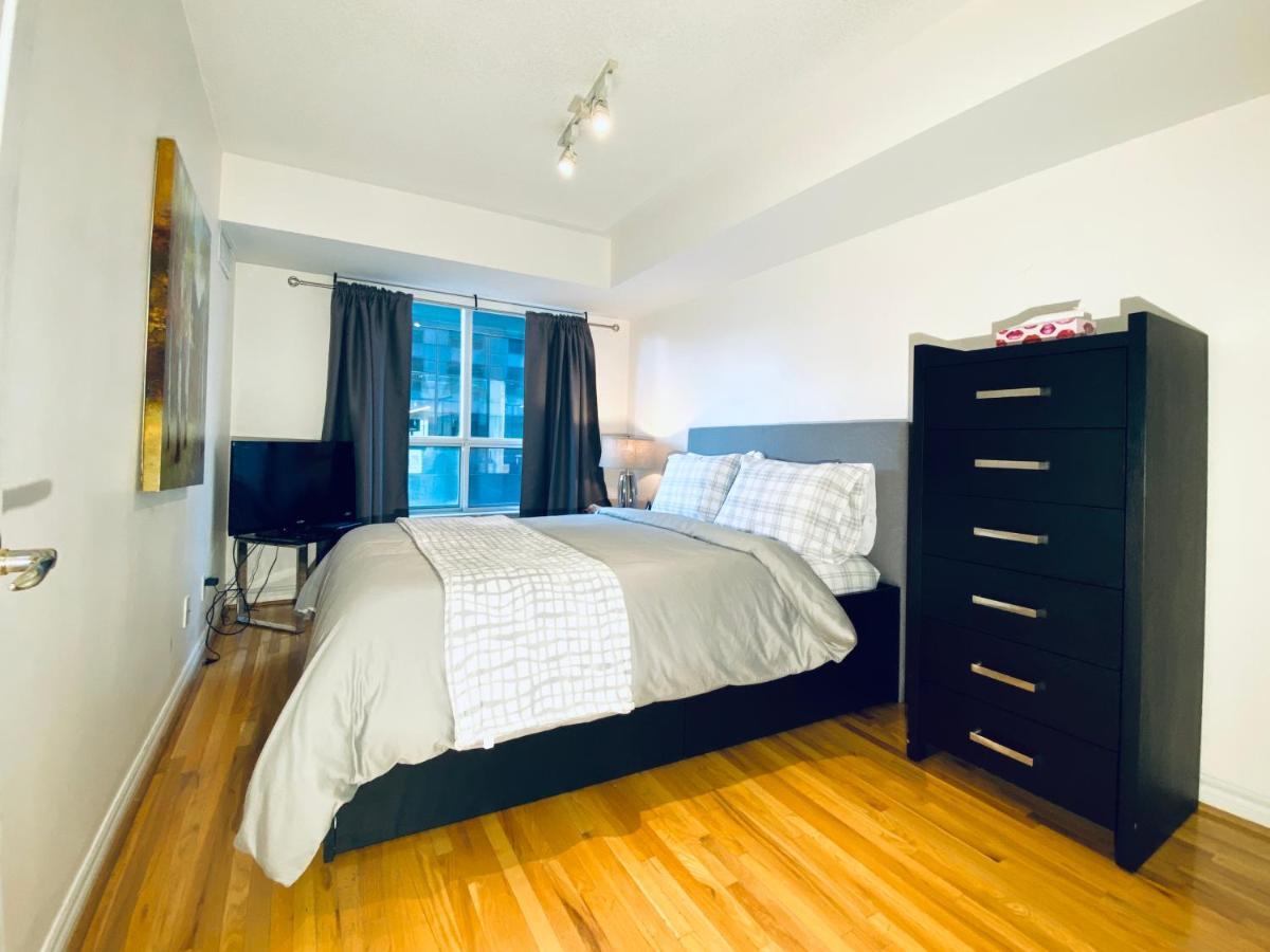 Apartment City Stay Condos - Downtown Toronto, Simcoe Street *