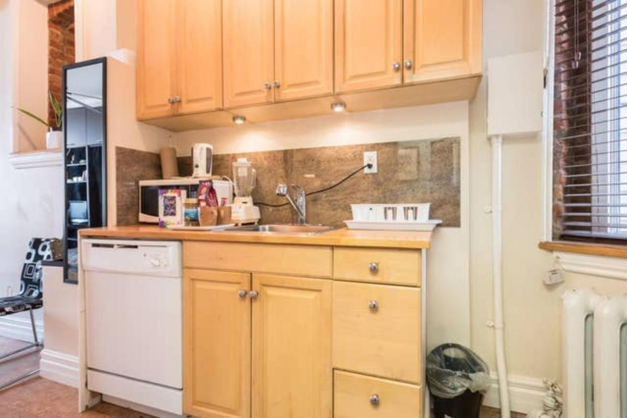 Apartment Spacious Bachelor Studio Apt Toronto