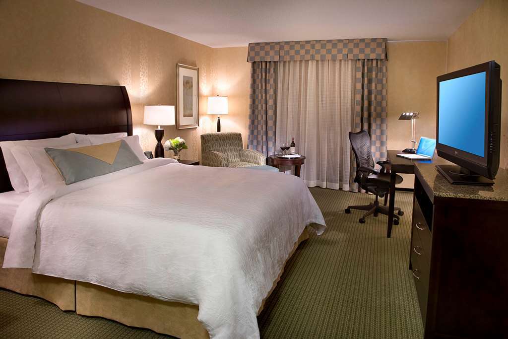 Hotel Revery Downtown, Curio Collection By Hilton