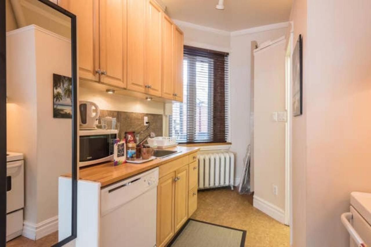 Spacious Bachelor Studio Apt Apartment Toronto
