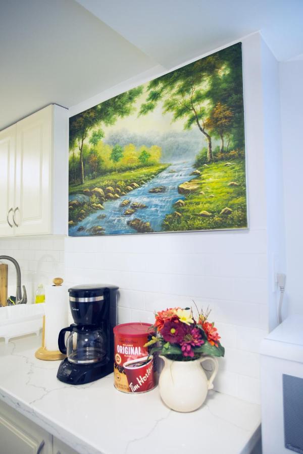 Cozy 3br 2bth Lower Unit, A Min To Hwy401, 404 & Dvp Holiday home