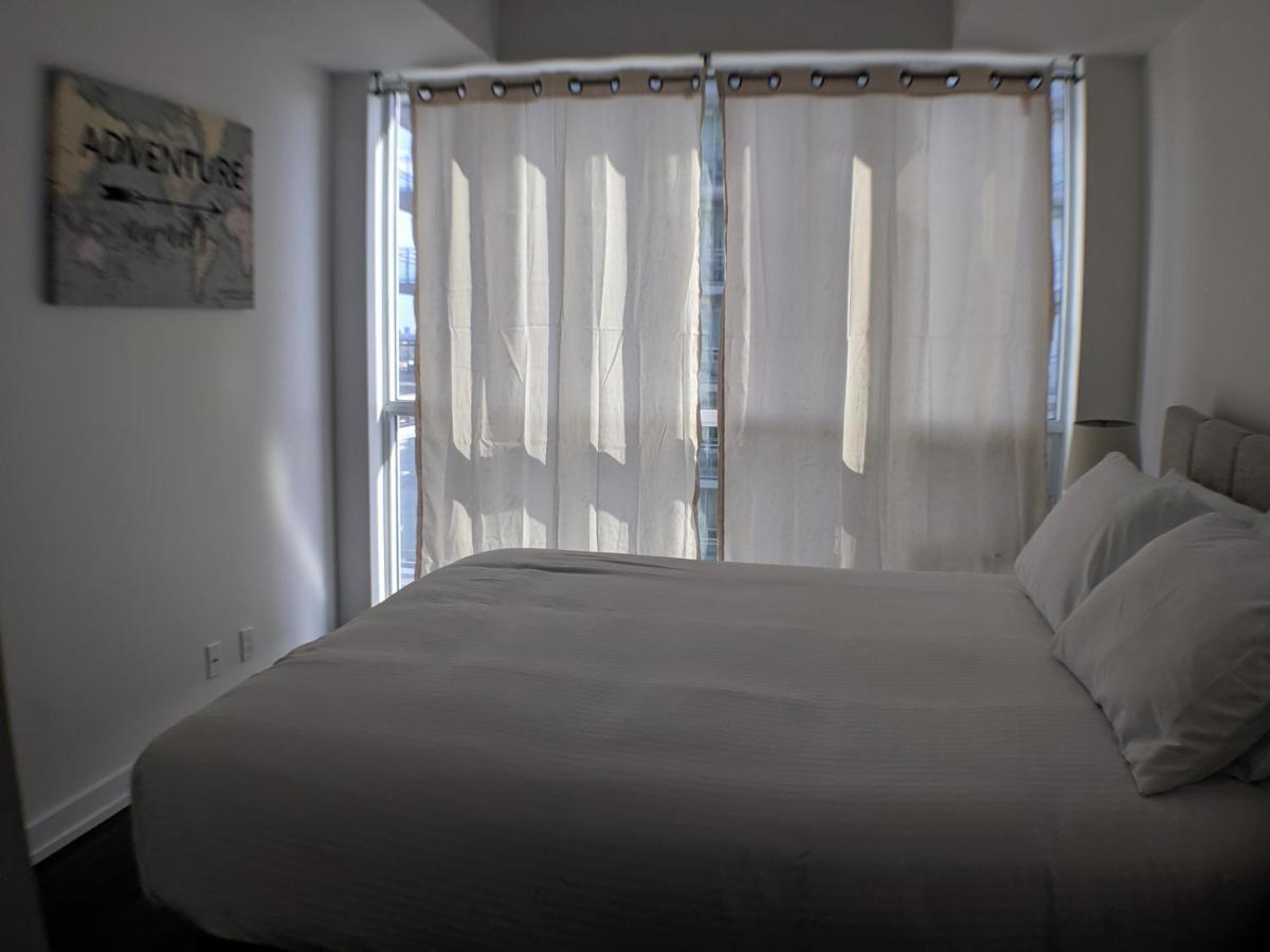 Furnished At Yonge & Eglinton By Canvas Apartment *