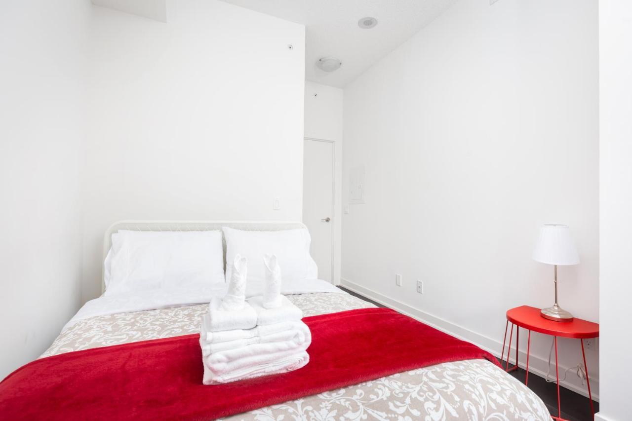 Apartment Perfectly Downtown With Free Parking *