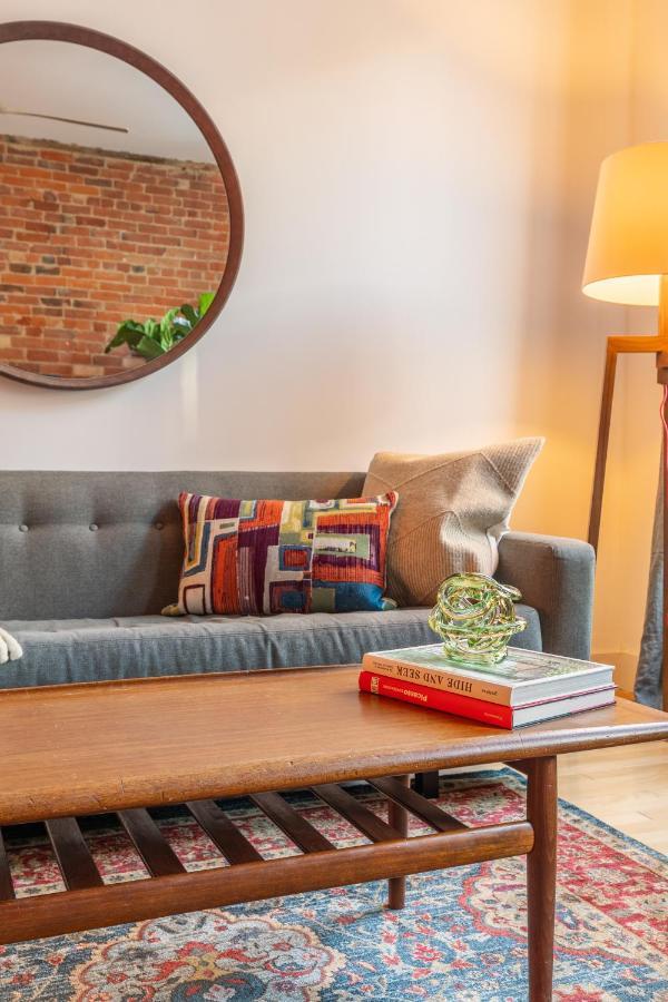 Gorgeous Park House W Parking On Queen West Apartment *