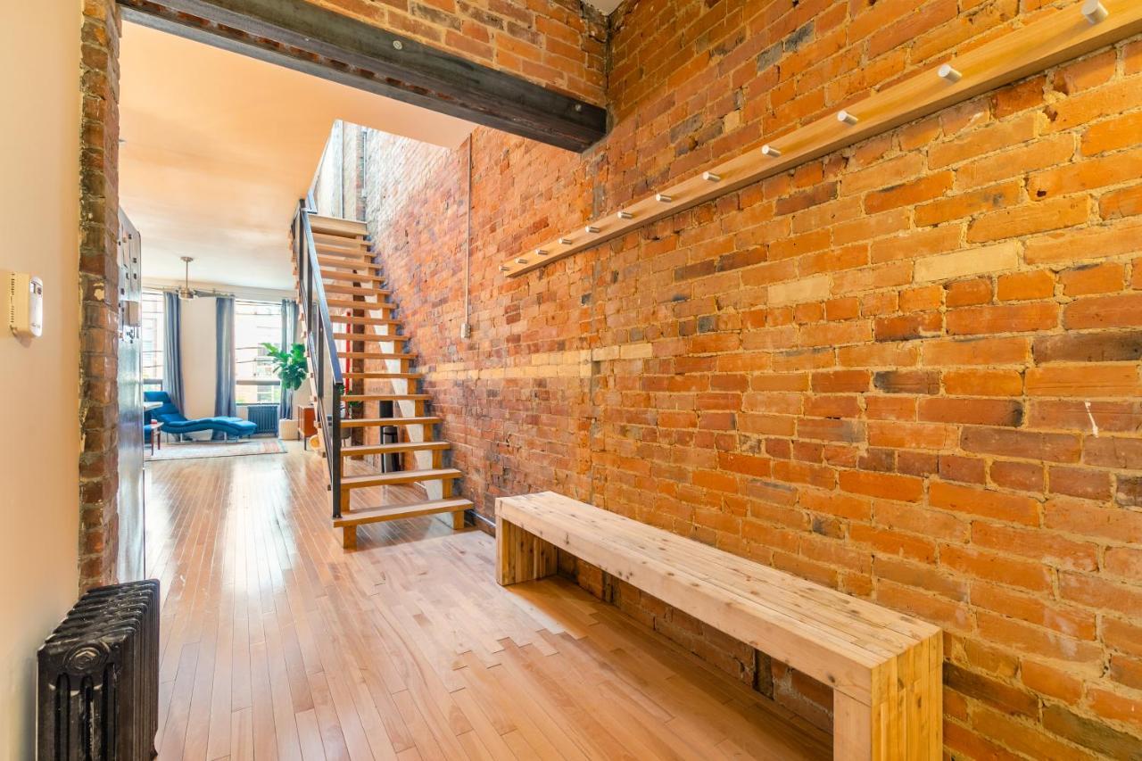 Gorgeous Park House W Parking On Queen West *