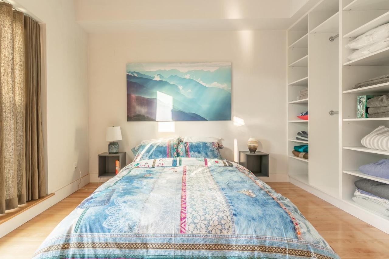 Gorgeous Park House W Parking On Queen West Apartment