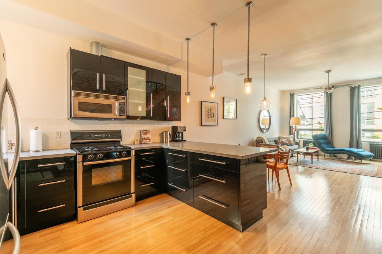 Gorgeous Park House W Parking On Queen West * Toronto