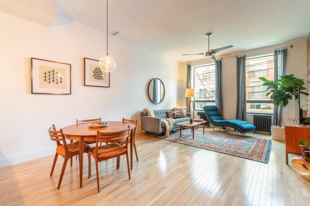 Apartment Gorgeous Park House W Parking On Queen West *
