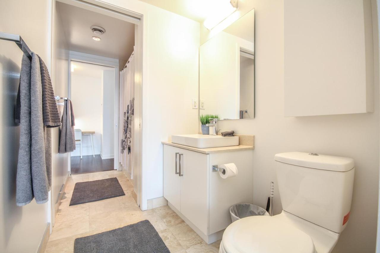 Apartment Sarkar - Entertainment District Toronto