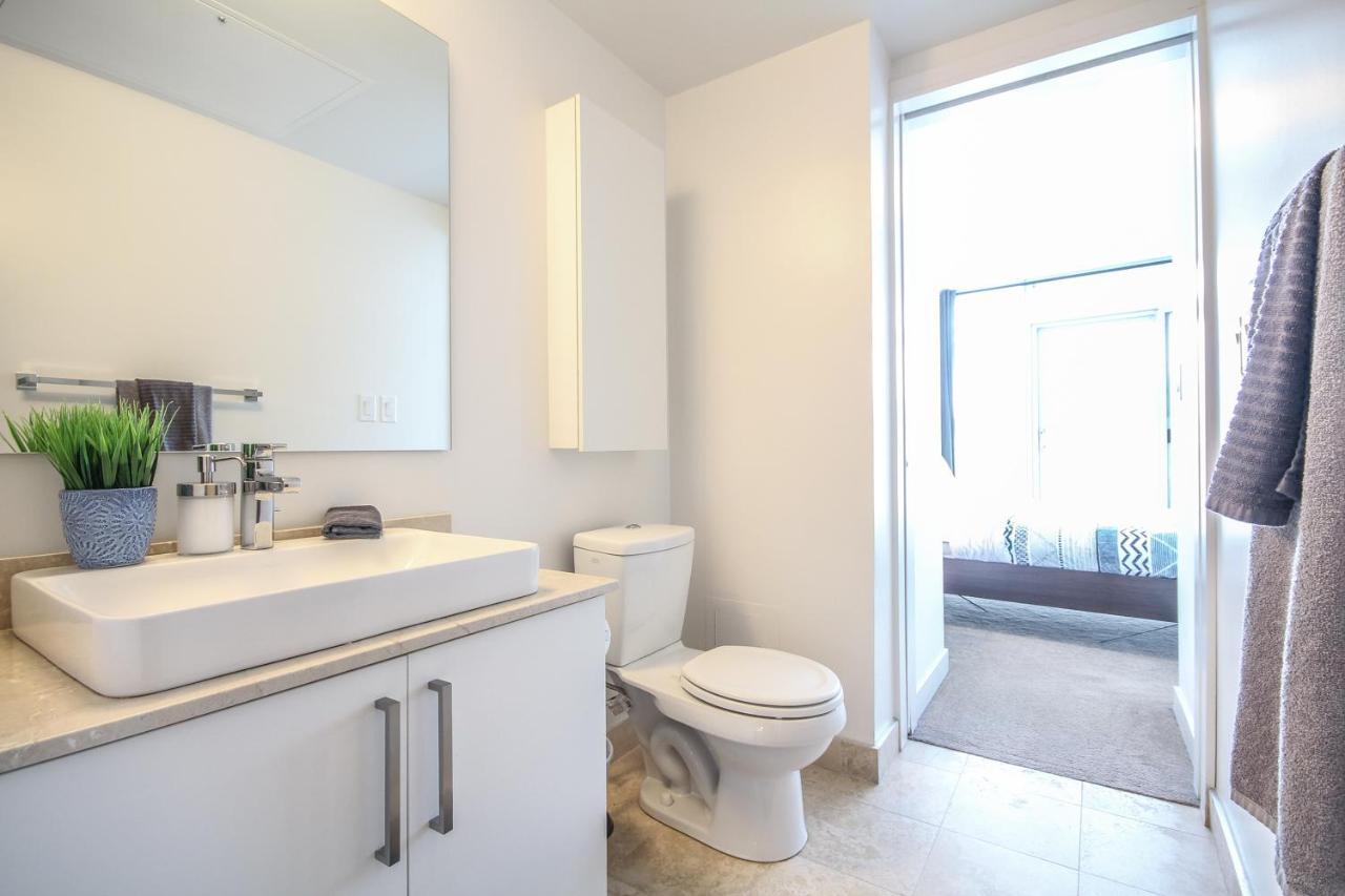 Sarkar - Entertainment District Apartment *