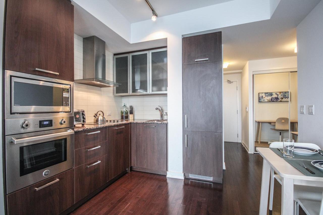 Sarkar - Entertainment District Apartment *