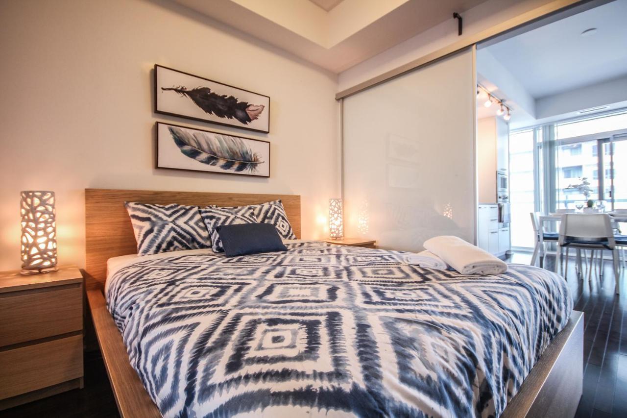 Sarkar - Entertainment District Apartment Toronto
