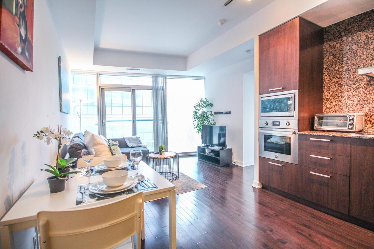 Sarkar - Entertainment District Apartment *