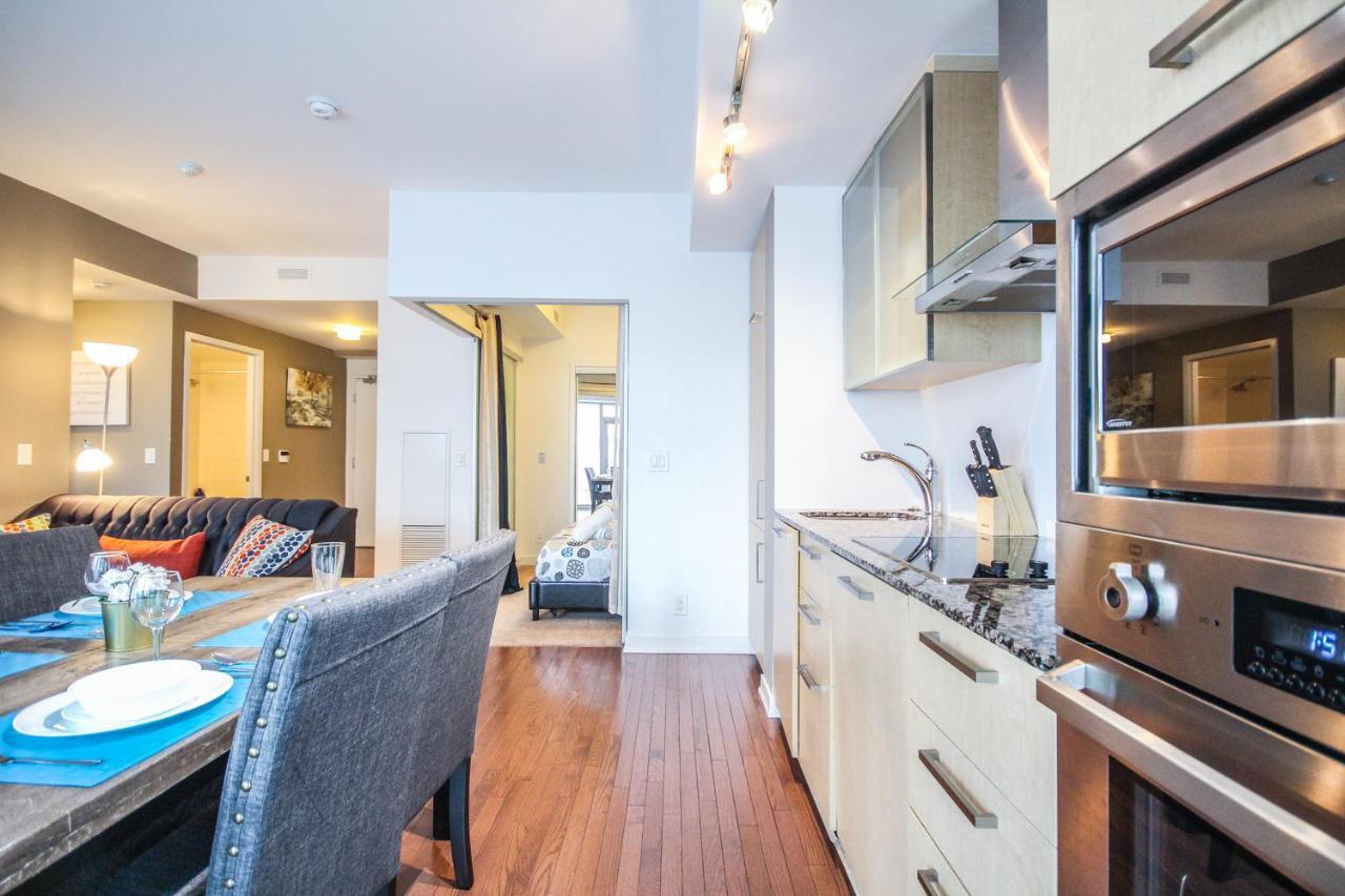 Sarkar - Entertainment District Apartment Toronto