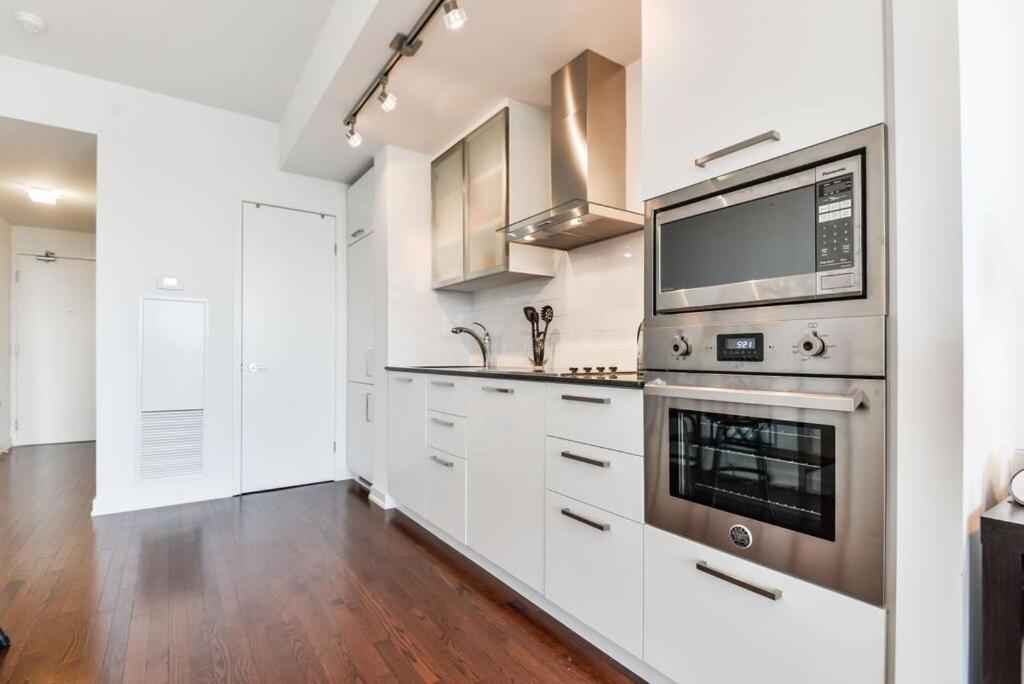 Downtown Toronto 56Th Floor Furnished Rental Monthly Available *