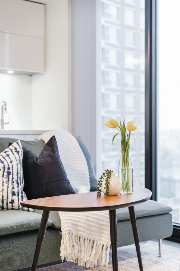 Sarkar Suites - Cumberland St. Toronto