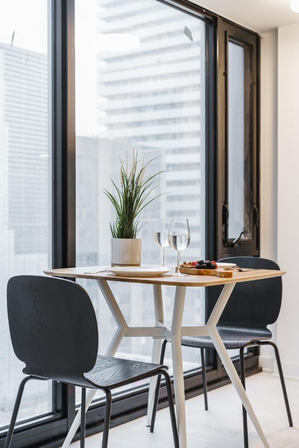 Sarkar Suites - Cumberland St. Toronto