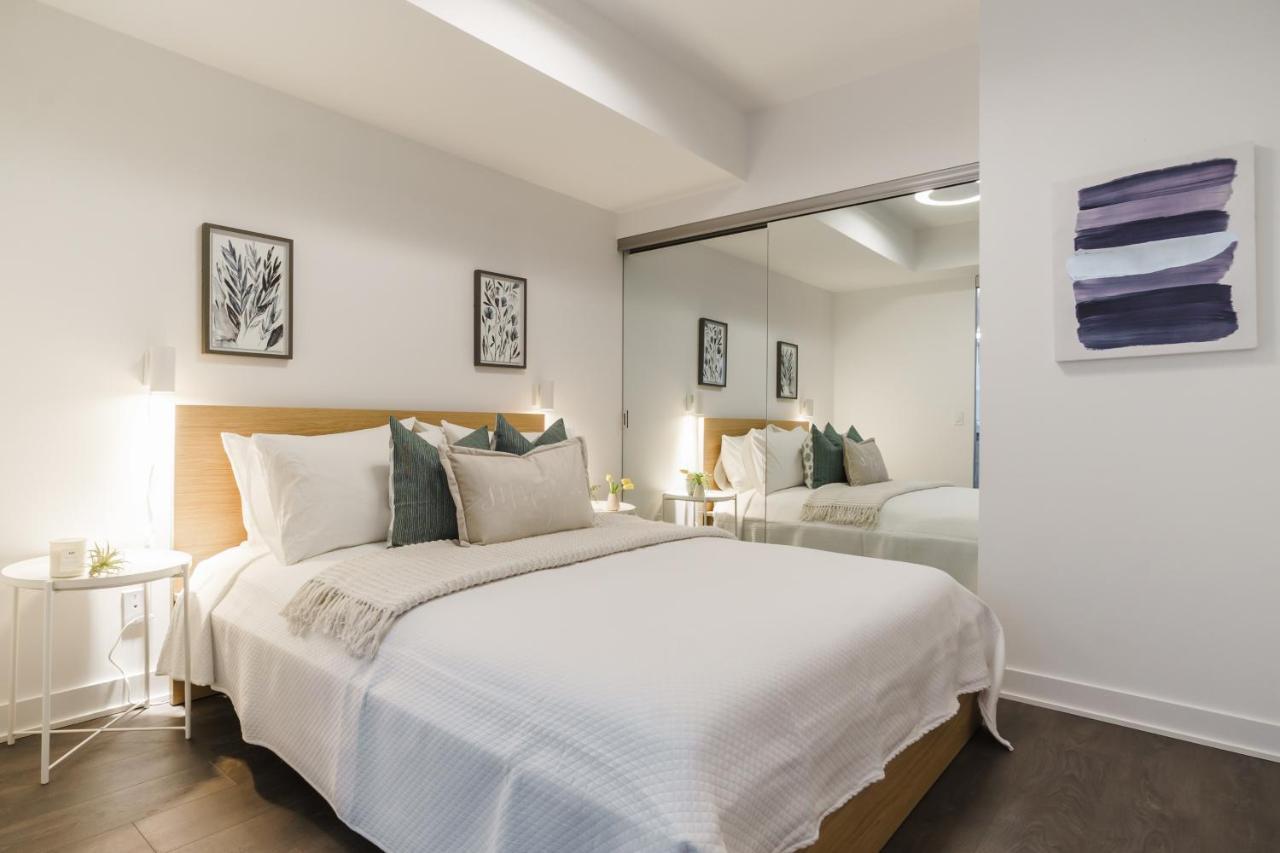 Sarkar Suites - Cumberland St. Apartment Toronto