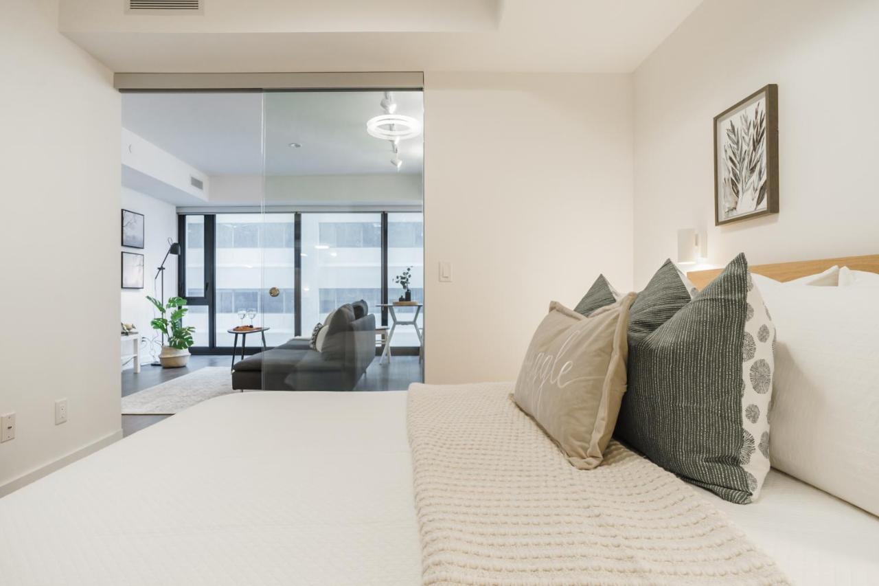 Sarkar Suites - Cumberland St. Toronto