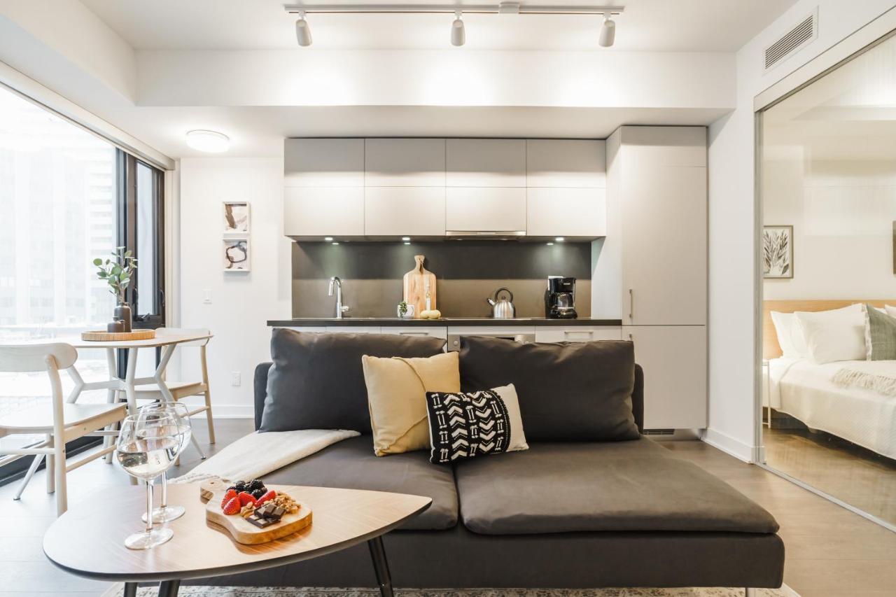 Sarkar Suites - Cumberland St. Apartment Toronto