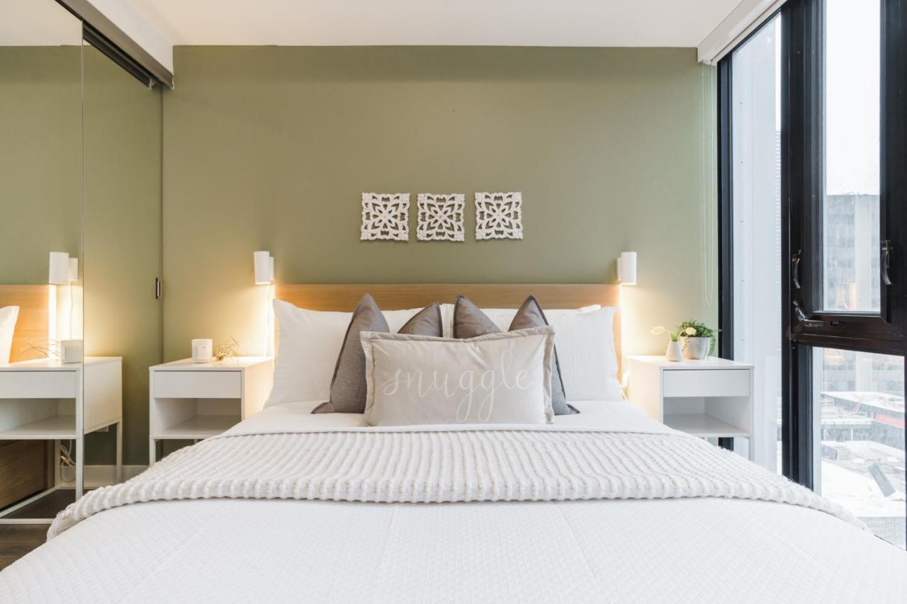 Apartment Sarkar Suites - Cumberland St. Toronto