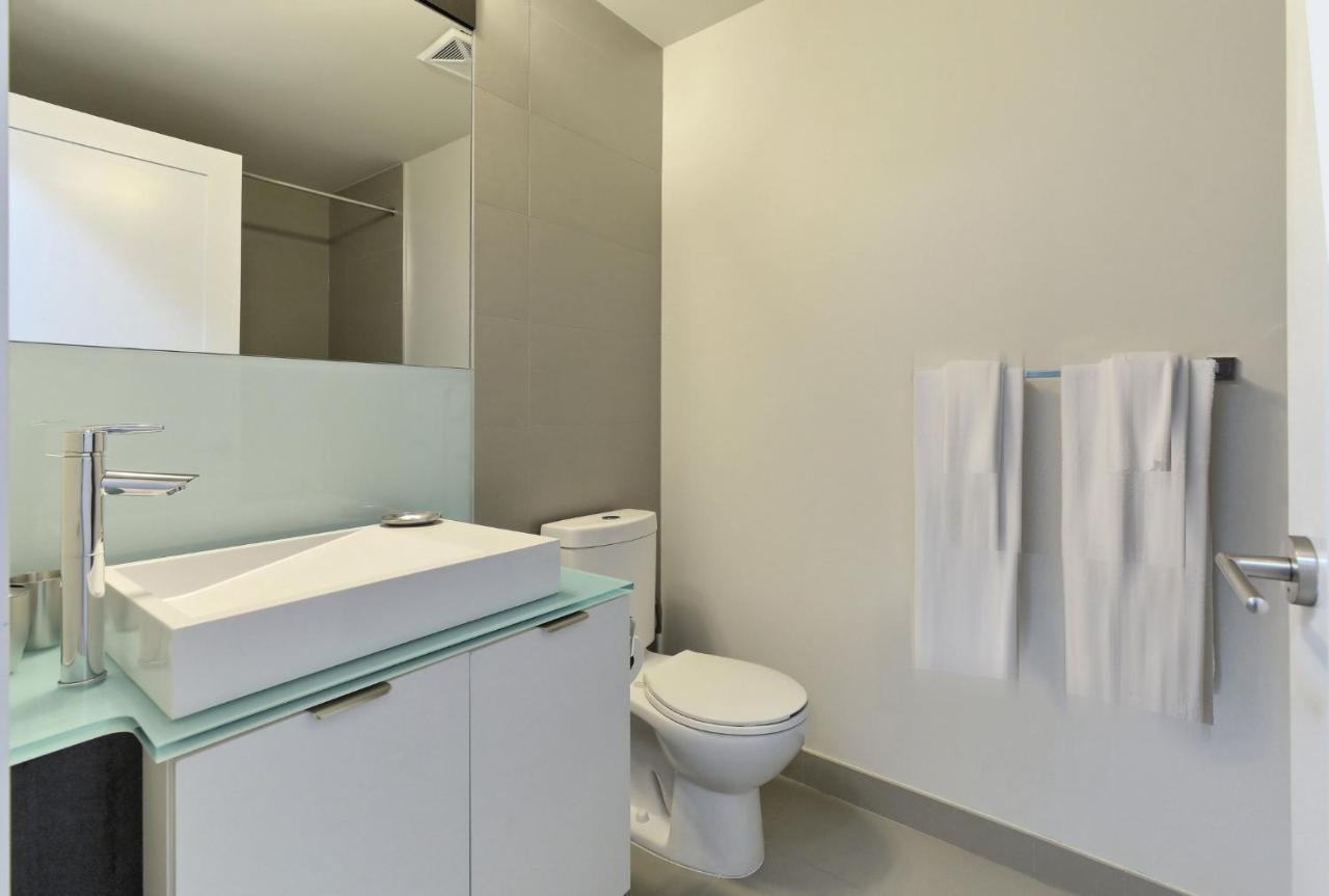 Hotel Delsuites - 300 Front Street - 30 Night Stays