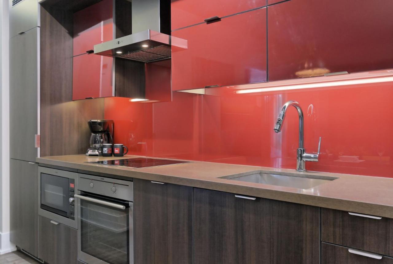 Delsuites - 300 Front Street - 30 Night Stays